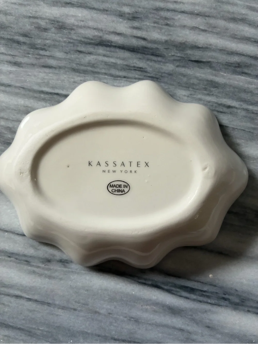 Anthropologie Le Marais Scalloped Soap Dish